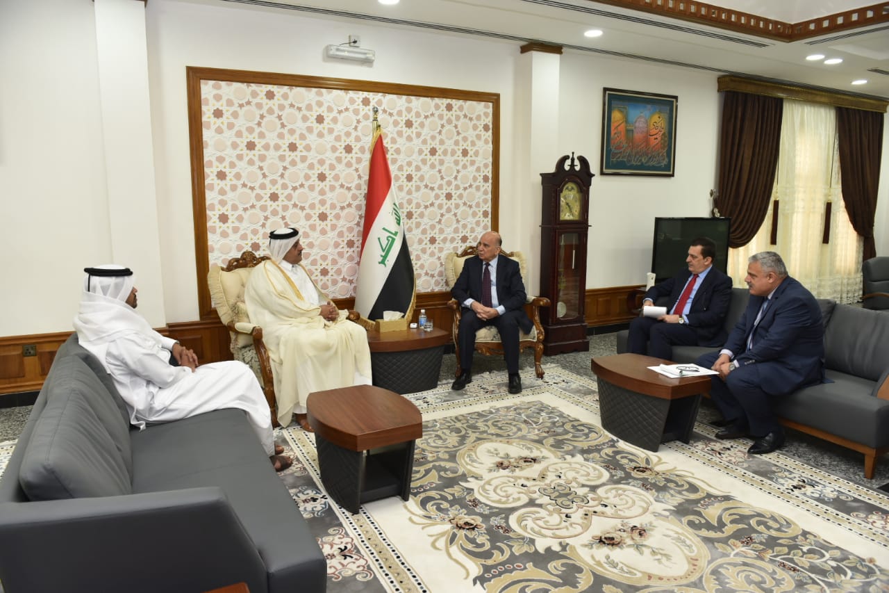 Deputy Prime Minister for Economic Affairs and Minister of Finance meets the Qatari Ambassador in Baghdad 47a93c94-b365-4461-b72b-afb25310a3e9