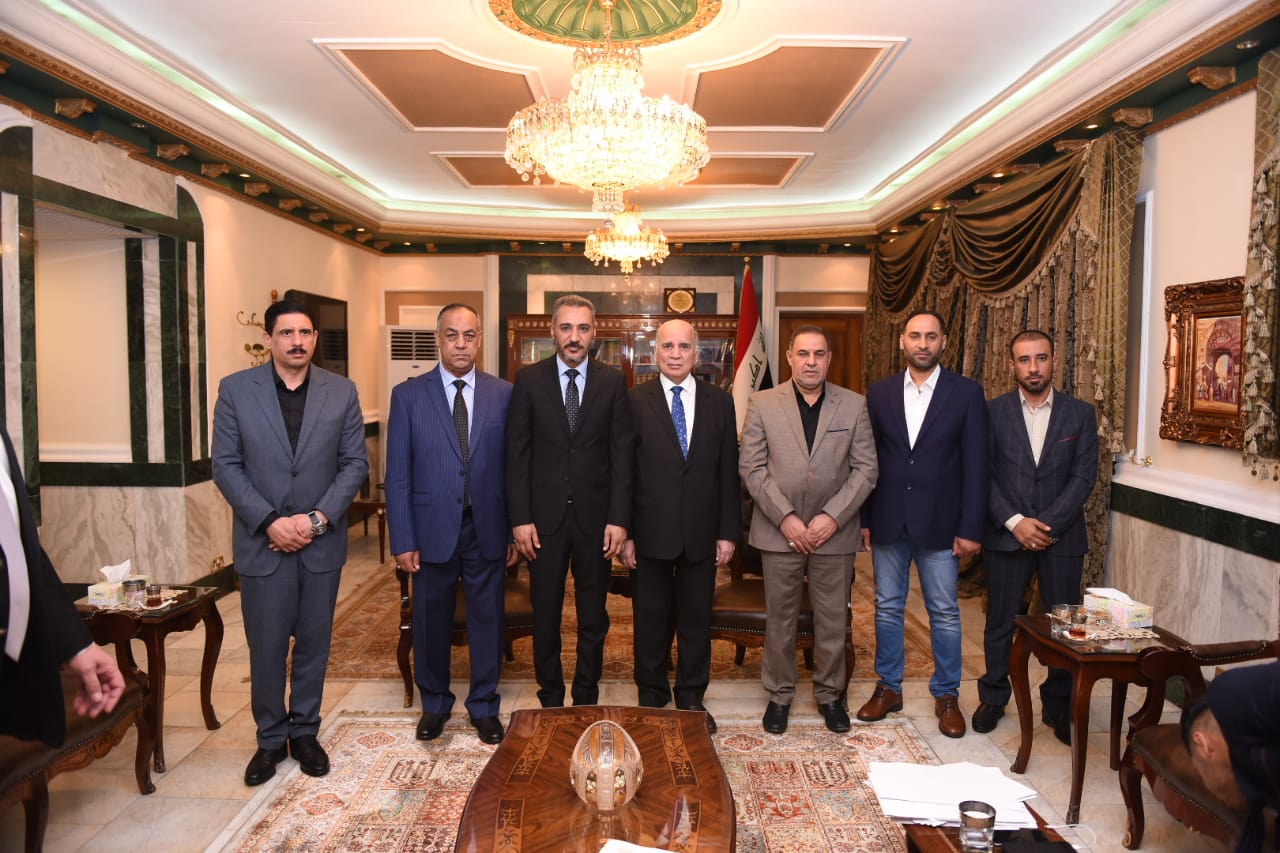 Deputy Prime Minister for Economic Affairs and Minister of Finance receives the Governor of Muthanna and the Chairman and members of the Provincial Council 6ef21a56-0a11-4788-9d57-1544abdab891