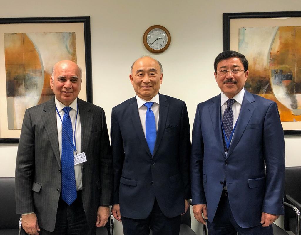 Iraq discusses with the World Bank its role in supporting economic growth and reconstruction HZXV4602